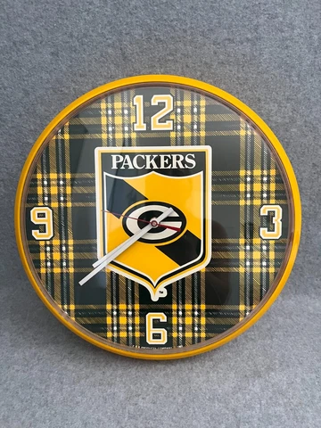 Vintage Green Bay Packers 12" Clock plastic P&K Products WORKS keeps time great Cover