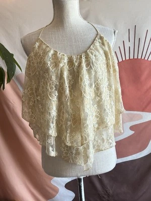 Blusa informal de encaje floral dorada Ecote para mujer talla L con correa de espagueti Foto 1 de 4