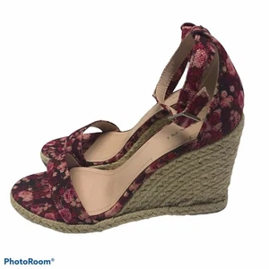 Tahari Wynna Espadrille Wedge Sandals floral pink Ankle Strap 4” Womens Size 8 - Picture 1 of 9