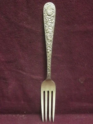 Tenedor de cena Sterling S KIRK & SON REPOUSSE 7 1/4" 50-53 gramos SIN MONOGRAMA Foto 1 de 4