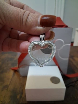 Pandora Auténtico Nuevo Corazón Brillante XL Medallón Transparente Circonita cúbica y logotipo y SS  Foto 1 de 4