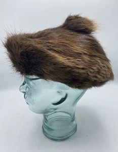 Vintage braune Tierfell Mütze Kappe Baskenmütze mit Bommel braun gefüttert - Bild 1 von 8