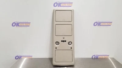 06 HUMMER H2 ROOF OVERHEAD CONSOLE WITH GARAGE DOOR OPENER GRAY - Image 1 of 4