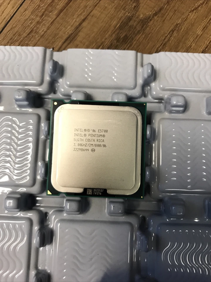 Intel Pentium E5700 3.00GHZ SLGTHCPU Processor HP 615649-126 New Sealed - Image 1 of 1