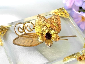 Brooch Flower Plastic Pearl Vintage - Picture 1 of 5