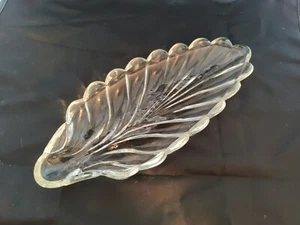 Vintage Bagley Clear Pressed Glass 32cm Leaf Cucumber No.2 Dish - Picture 1 of 9