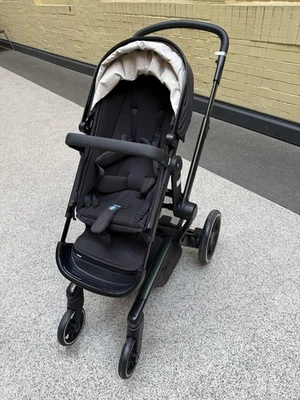 Joolz Day+ Kinderwagen Brilliant Black Babywanne Fußsack Regenschutz - Bild 1 von 4