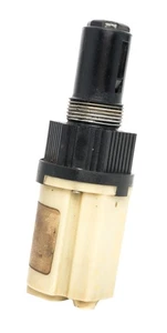 Front Axle Assembly 4WD Fits 1999-06 Chevrolet GMC Avalanche Sierra 26069252 - Picture 1 of 4