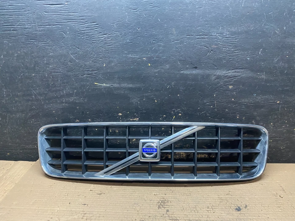 Parrilla superior delantera Volvo XC90 2003 a 2013 OEM V2456 DG Foto 1 de 4