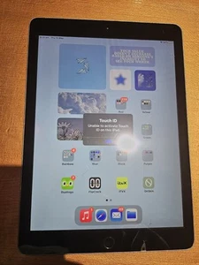 Apple iPad 6th Silver A1893 9.7" iOS Tablet - Picture 1 of 3