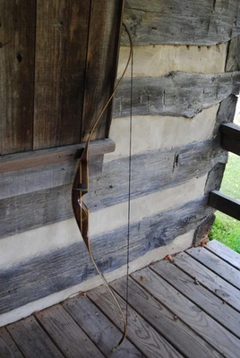 ARCO RECURVO “GRIZZLY” 45# 56” URSO E FLECHA DESTRO - Imagem 1 de 4