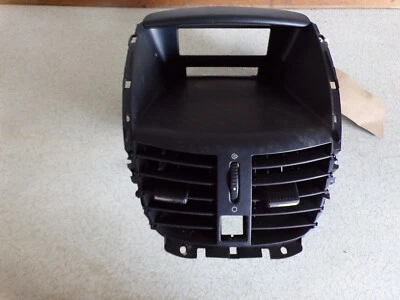 25535 L2A 2007-2009 PEUGEOT 207 SPORT 1.6 CENTRE DASH AIR VENTS - Image 1 of 4