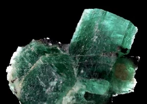 Großer Smaragd Beryll in Matrix - Bild 1 von 10