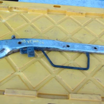 Honda Shadow Sabre 1100 VT1100 C2 2003 OEM guardabarros trasero pasajero agarre riel Foto 1 de 4