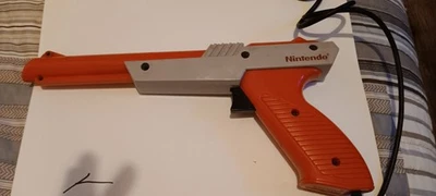 Nintendo NES Zapper 1985 Orange Gun Controller Grey Duck Hunt Original - Image 1 of 4