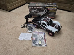 Traxxas RC Slash 1/10 RTR 2WD Short Course Truck - On Board Audio - White - NEW! - Picture 1 of 9