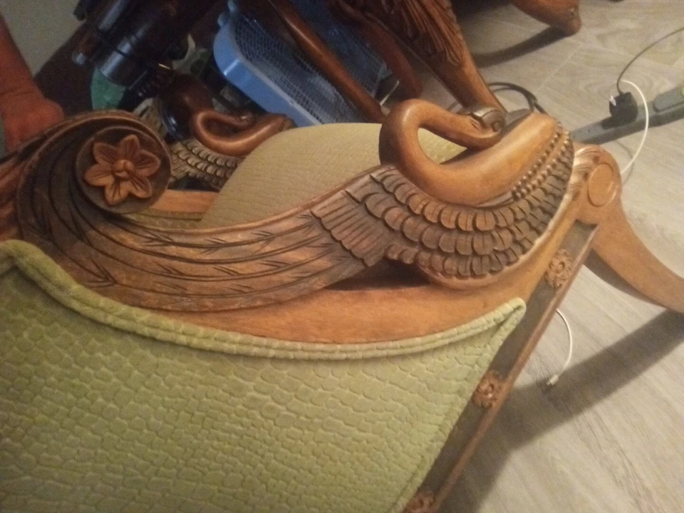 20 世纪 40 年代雕刻镀金木天鹅桶椅,2 件套 — 第 1/4 张图片