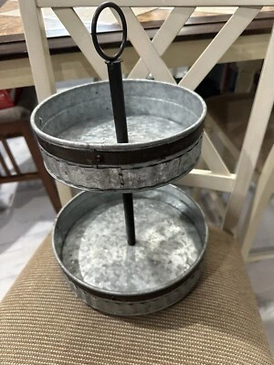 Versátil 16 pulgadas de alto metal galvanizado de dos niveles rústico bandeja redonda soporte perfecto... Foto 1 de 4