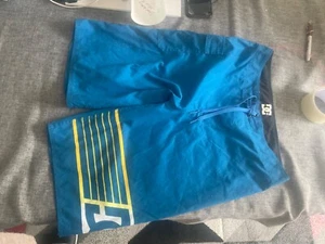 DC MENS BLUE BOARD SHORTS SIZE 30 - Picture 1 of 3