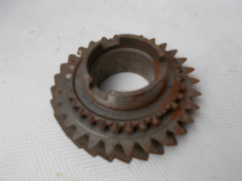 VOLKSWAGEN GOLF JETTA 2ND GEAR FOR 5 SPEED OE 02A311261M  1999-2001 - Image 1 of 4