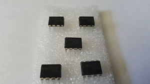 Chips temporizador NE555 - Paquete de 5 - IC PCB - P&P gratis en el Reino Unido - Imagen 1 de 4