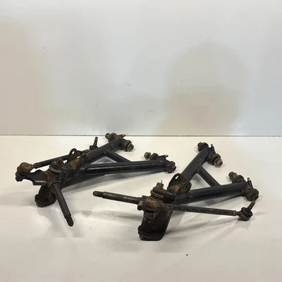 Yamaha Moto 4 YFM225 1986 OEM DELANTERO INFERIOR IZQUIERDO CONTROL UN BRAZO CONJUNTO DE NUDILLOS Foto 1 de 4