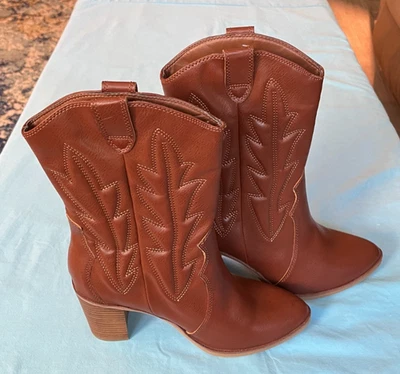 Bota para mujer The Mia Raylan Western marrón media pantorrilla con tacón apilado - talla 9M Foto 1 de 4