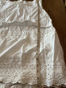 1821🌟Cravatta Sottoveste Vintage Edoardiana XL Broderie Anglaise Whitework Bustle Stri - Foto 1 di 16