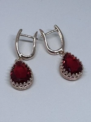 Pendientes lágrima granate rojo llenos de oro rosa de 9 quilates creados en laboratorio caja de regalo gratuita Foto 1 de 4