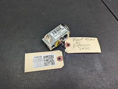 Válvula de expansión de calefacción de aire acondicionado delantera Nissan Pathfinder 92200-1HP0C 2013-2020 Foto 1 de 4