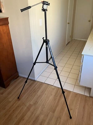 VELBON S-600 TRIPOD WITH VEL-FLO 8 PH-258 QUICK RELEASE HEAD.... - Image 1 of 4
