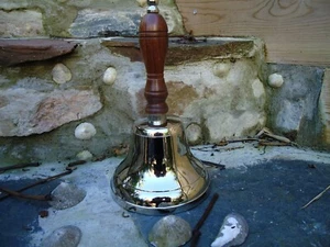 LARGE SCHOOL HAND BELL SILVER NICKEL- RECEPTION - PORTER -BRASS PUB LAST ORDERS - Picture 1 of 6