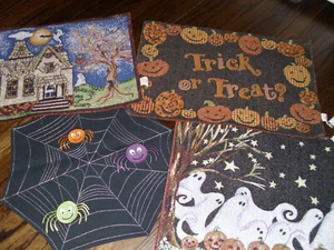 HALLOWEEN Placemats Different Designs lot of 4 - Picture 1 of 5