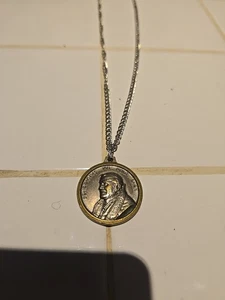 MEDALLA PONTIFEX MAXIMUS VINTAGE TONO PLATA JOANNES PAULUS II CON CADENA - Imagen 1 de 8