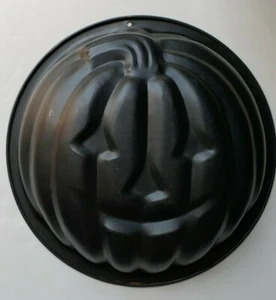 Cake Pan Halloween Pumpkin Jack-O-Lantern Nonstick - Picture 1 of 2