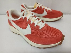 Nike Women's Waffle Debut Vintage Casual Running Shoes DX2931-600 Adobe Sz 7.5 - Bild 1 von 11