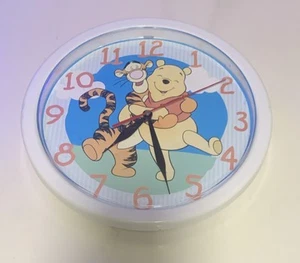 Winnie Puuh und Tigger Wanduhr 10 Zoll - Bild 1 von 2