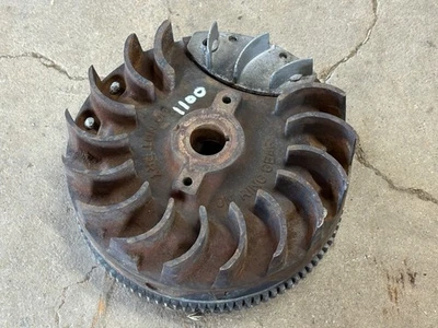 Volante Cub Cadet 1100 Briggs and Stratton 11hp BS-391988 - Imagem 1 de 4