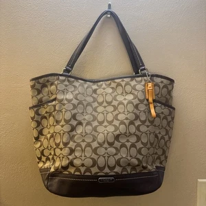Borsa Coach Tote Bag a tracolla firmata donna usata in ottime condizioni 23297C tutte le stagioni - Foto 1 di 10