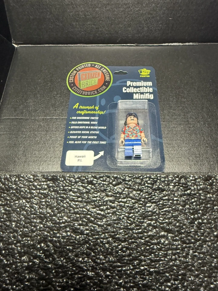 Citizen Brick - Hawaii P.I. - New in Package! - Magnum P.I. Tom Sellek - Image 1 of 1