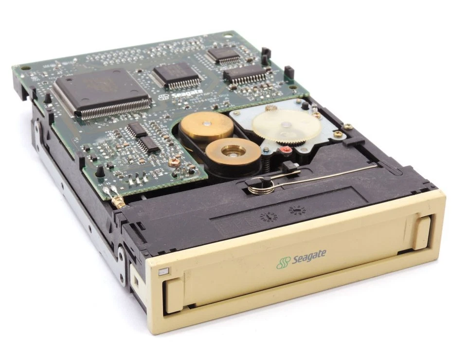 Seagate Hornet STT38000A 4/8GB 3.5 " Internal Tape Drive Streamer - Image 1 of 1