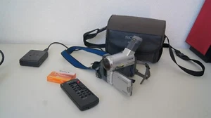 Sony DCR-TRV33E Mini DV Tape Digital Video Camera Handycam - Photo 1/13