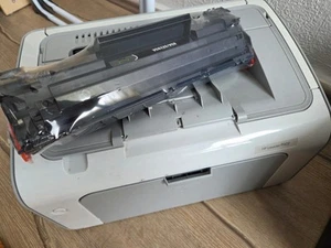 HP Laser Jet P1102 - Foto 1 di 2