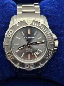 Orologio meccanico uomo automatico quadrante argento Aragon A402 con scatola + libro - Foto 1 di 8