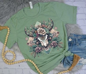 Bull Skull Graphic Tee, Western, NWT, Size 2XL, Country, Cowgirl, T-shirt, Flora - Picture 1 of 7