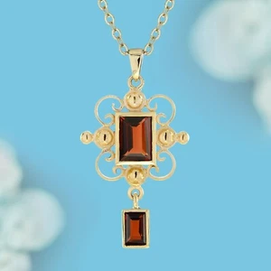 9K Yellow Gold Garnet Vintage Style Pendant - Picture 1 of 7