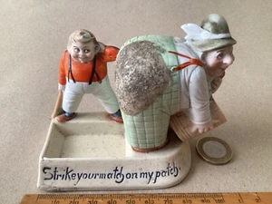 SCHAFER & VATER COMICAL POTTERY MATCH STRIKER,- 'Strikeyourmatchonmypatch'. - Imagen 1 de 8