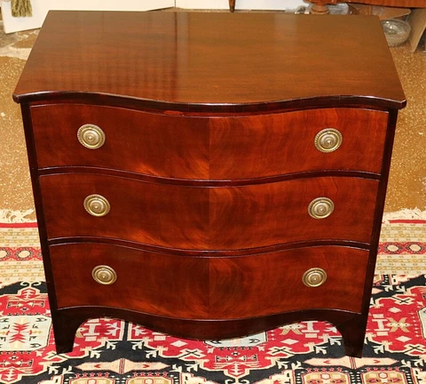​Baker Regency Style Mahogany Serpentine Chest Of Drawers Cover