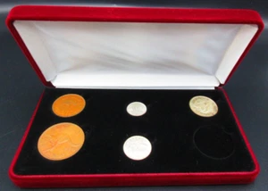 1950 Australia QEII Birthday Set of 5 Coins - Picture 1 of 2