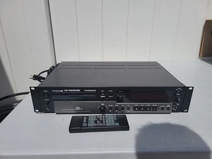TASCAM CD-RW900SL Professional Rewritable Recorder CD Player - With Remote - Picture 1 of 9